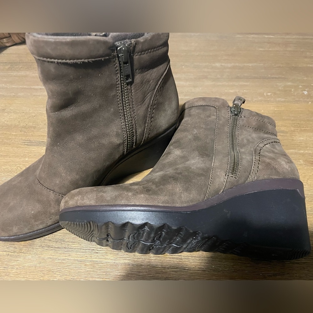 Earth Brown Cardinal Suede Wedge Booties